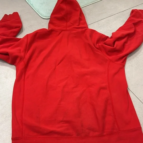 Lightly worn supreme sweatshirt. Price is negotiable.